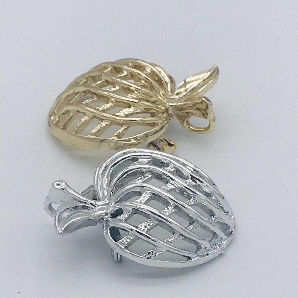 Gerry's Vintage Lattice Textured Apple Brooch Pens - Picture 3 of 9